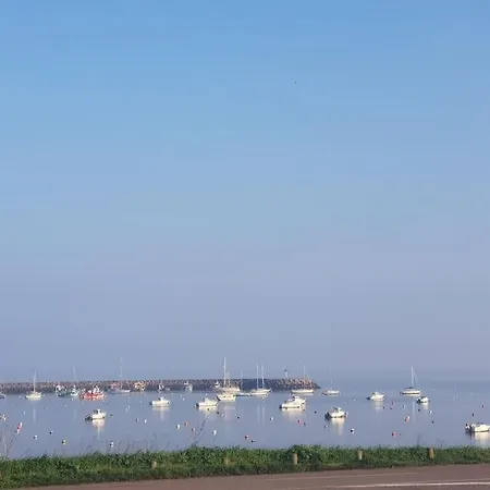 Maison De Vue Et Port Plaisance *